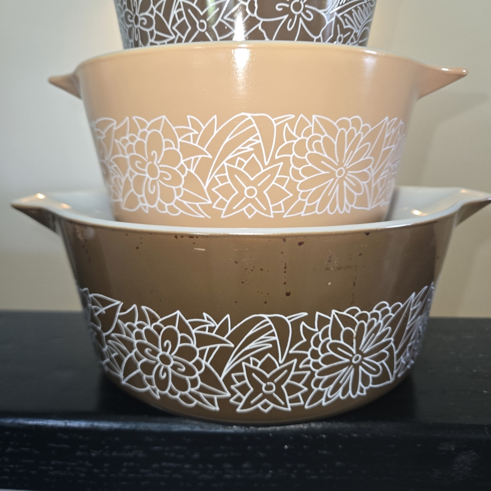 Floral Patterned Brown and Tan Baking Dishes